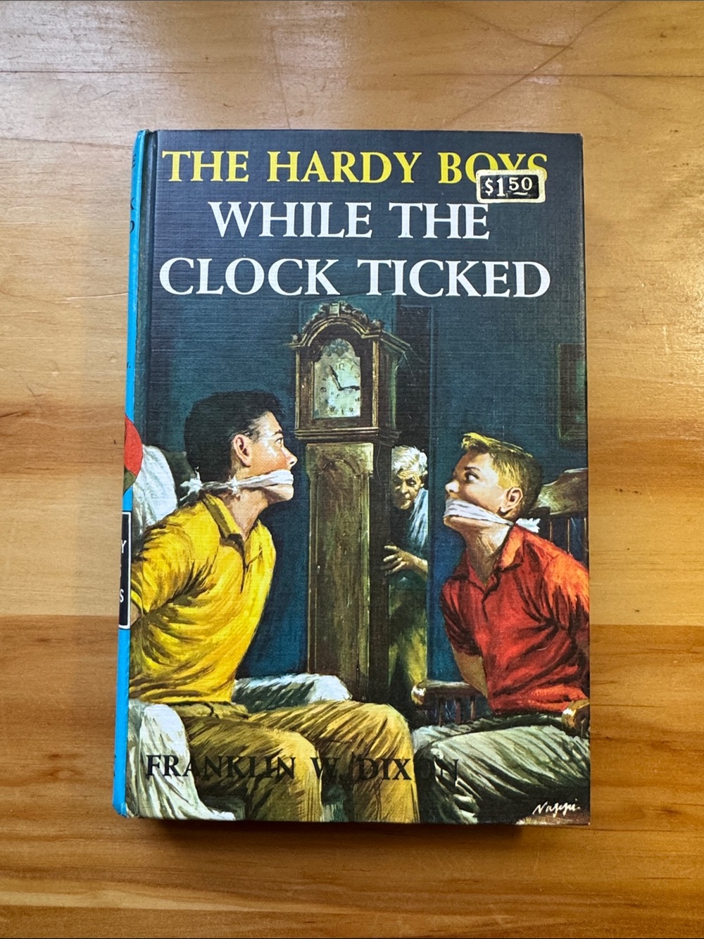 NOT ELIGIBLE FOR BUNDLE DEAL/SALE While the Clock Ticked #11 Hardy Boys